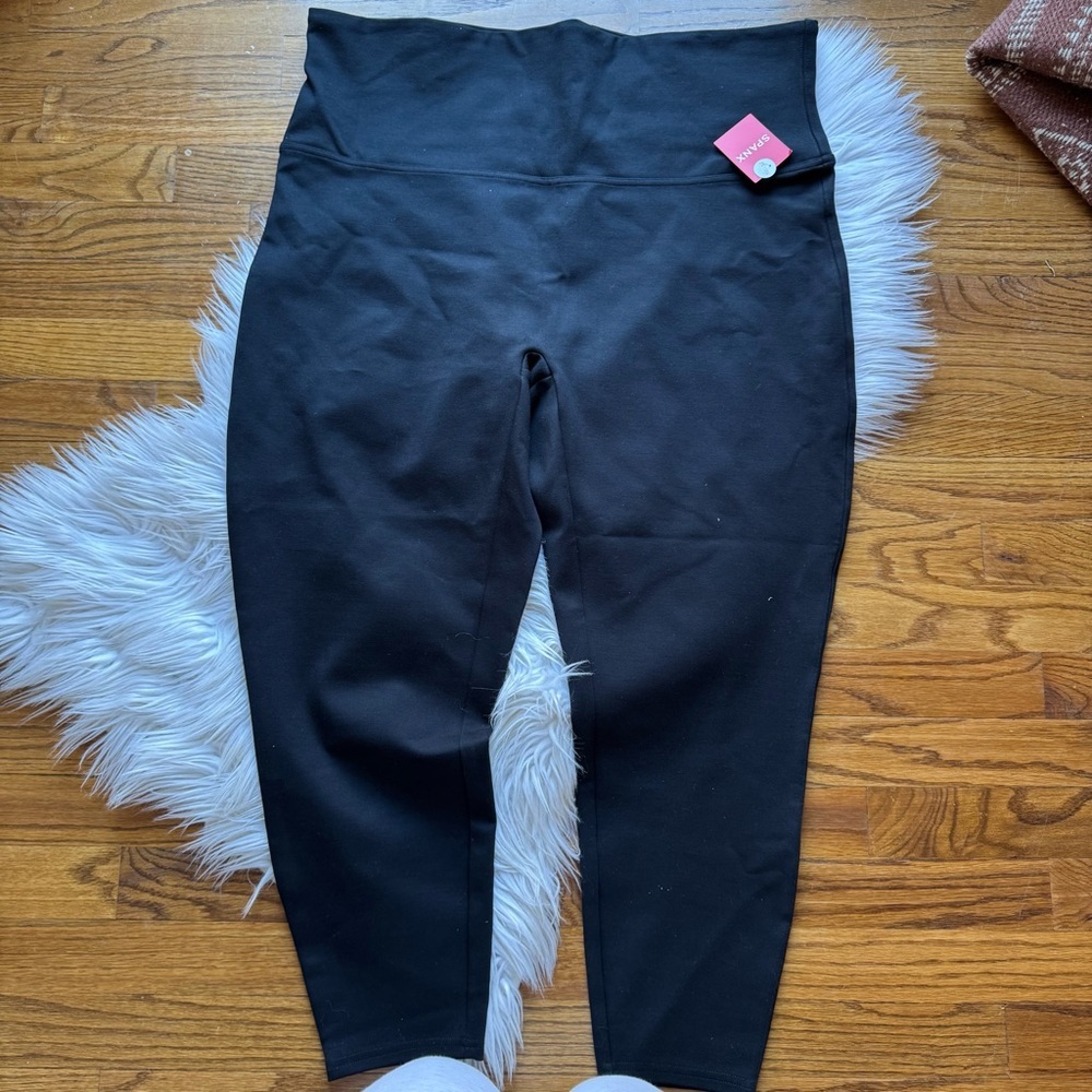 NWT Spanx Ponte Leggings petite in classic black - Picture 8 of 10